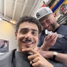 BENNY'S BARBERSHOP AND SALON