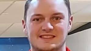 Leonard Kitzinger stellt sich in Langen der Bowling-Konkurrenz