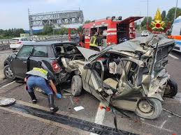 Cosa sappiamo dell'incidente a bologna. Incidente In Tangenziale A Bologna Muore Vigile Del Fuoco Emilia Romagna Ansa It
