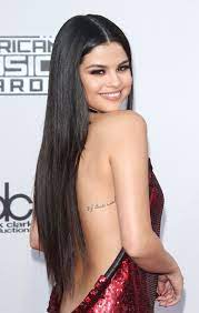 If it's cool enough for her, it's most certainly cool enough for us. Selena Gomez Long Black Hair Selena Gomez Hair Long Selena Gomez Hair Light Brown Hair