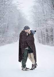 15 Reasons Why Winter Engagement Photos Are The Best Weddingbells Winter Engagement Pictures Winter Engagement Winter Engagement Photos