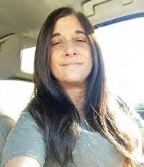 Kimberly Bratcher's Instagram, Twitter & Facebook