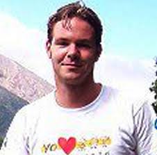 60,000 appeal to airlift paralysed volunteer to UK