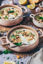 Cremige Blumenkohlsuppe Vegan Einfach Bianca Zapatka Rezepte Rezept In 2020 Cremige Blumenkohlsuppe Blumenkohlsuppe Vegan Blumenkohlsuppe