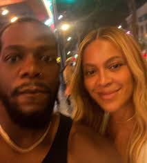A man having a drunk night out thought he met Beyonce😭