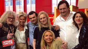 Stéphane vanhandenhoven fait partie de la nouvelle équipe d'acheteurs animant depuis février affaire conclue, l'émission star de sophie davant diffusée sur france 2 ce 20 avril 8 à partir de 16 h 20. Affaire Conclue Un Acheteur Revient Sur Le Plateau De Sophie Davant Decouvrez Pourquoi Ferocee