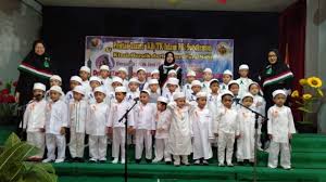 Change an image background in seconds. Sedih Guru Dan Orang Tua Menangis Di Acara Pentas Tasmi Kb Tk Islam Pb Soedirman Tk Soedirman