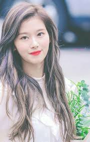 twice おしゃれまとめの人気アイデア pinterest イチャ twice サナ 有名人 サナ