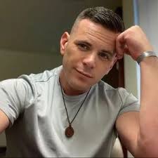 Roman Mason (@roman.mason8)