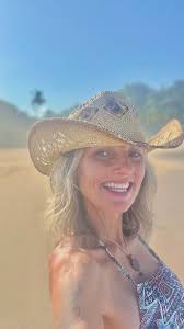 Stay scerred America….more Mexico for me! 🇲🇽🌴☀️, #mauratheexplora  #solotraveler #mexicanliving #beautifulpeople #sanpanchobeach  #stoplivinginfear