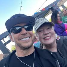 Melanie Viers (Ling) (@mdling09)