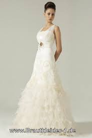 Günstige brautjungfernkleider und süße kleider für ihre mädchen, was ihren großen tag zum glänzen bringen wird. Brautkleid Azalie Mit Trager Brautkleid Mit Trager Sale Mode Braut Brautmode Kleider Hochzeit Fu Kleid Hochzeit Brautkleid Gut Angezogen Zur Hochzeit