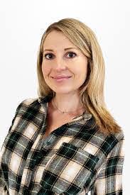 Lynette Hester's Instagram, Twitter & Facebook