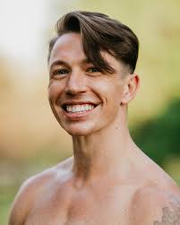 Alexander Carnevale's Instagram, Twitter & Facebook