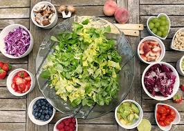 Vegan yaşamımızı sağlıklı bir şekilde sürdürmek için beslenmemizde her gün yer vermemiz gereken besinler, nutritionfacts.org'un günlük düzine tavsiyeleriyle… Vejetaryen Ve Vegan Beslenme Nedir Ne Lazimsa Carrefoursa