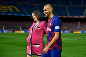 Who is martin braithwaite married to? Presentacion Braithwaite Solo Dos Preguntas Para El Protagonista Del Dia