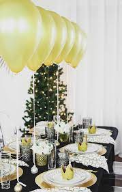 Proper table arrangements for serving a buffet. Table Setting With Balloons Centerpiece Celebrations At Home