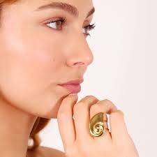 Seashell Ring BAN173, marine-inspired steel and glass jewelry