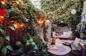 Small Garden Ideas For Tiny Outdoor Spaces Summer 2018 Small Backyard Landscaping Small Backyard Gardens Small Gardens