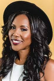 Carmen Melts's Instagram, Twitter & Facebook