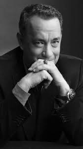 Tom Hanks una vez comentó sobre su dolorosa infancia: "Cuando tenía solo  cuatro años, mis padres se divorciaron y me encontré solo. Pasé por varias  familias de acogida, experimentando una infancia carente