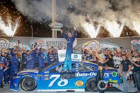 Won his second nascar cup series race of the season on monday at dover international speedway. Nascar Kentucky Dominanter Sieg Fur Martin Truex Jr