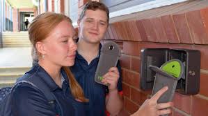 Yondr is a company that makes felt pouches for students to magnetically lock their phones into. Port Lincoln High School Introduces New Phone Free Classroom The Advertiser
