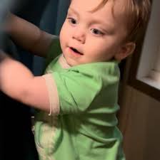 BREAKING NEWS: U.S. Congressman Elijah Cummings has died. An official from  his office tells CBS News Cummings died early Thursday morning at Johns  Hopkins hospital in Washington D.C. due to complications from