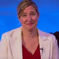 Julia Salisbury's Instagram, Twitter & Facebook