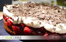 Schokolade und nüsse hacken, bzw. Ein Familien Traditions Rezept Nuss Kirsch Torte Mit Sahne Und Eierlikor Elbcuisine