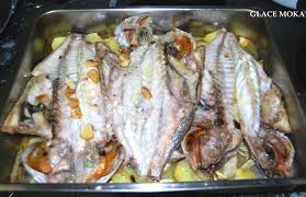 Vídeo receta de besugo al horno con salsa de sidra y manzanas. Besugo A La Espalda