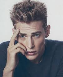 Epingle Par Sunshine Sur Cool Men Avec Images Idees De Coiffures Coiffure Ado Coiffure