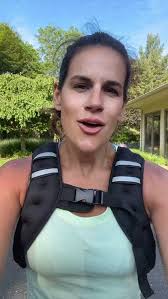 After workout antics, rock your body 😅💪🏻 Driveway workouts are the best  workouts with fitness buddies 👯 , #rockyourbody #drivewayworkout  #fitnessfun #menopausemamas