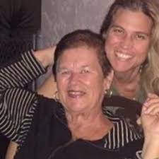 Stephanie Grantham's Instagram, Twitter & Facebook