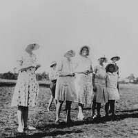 Tallest girl--Kate McManus. Smallest (next) Zorobell Hatley; (next) Louis  Blanchard (next) Edith McManus.They said they had been in mill work only  few weeks or months. Evidently they had ben quizzed before and