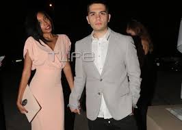 Τον χρήστο μάστορα βολιδοσκοπούν από το talent show του open, το just the 2 of us για να είναι στην κριτική επιτροπή. Xrhstos Mastoras Mila Prwth Fora Gia To Xwrismo Toy Apo Thn Courtney Parker Ydrogeios 106 9 Fm