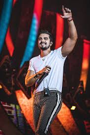 Lt → portuguese, english → luan santana (146 songs translated 275 times to 17 languages) Luan Santana