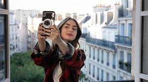 Retrouvez tous les services et démarches, les infos pratiques, les actualités et événements de la ville de paris. Emily In Paris Netflix Hit S Creator Darren Star Not Sorry For Cliches Bbc News