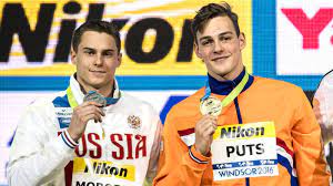 De er ellers svært opptatt av å løfte, både lærerløft og andre løft. Thom De Boer Opvallende Nieuweling In Zwemploeg Nos