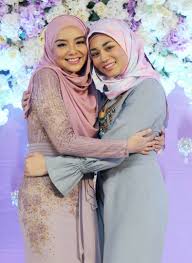 Official facebook page of mira filzah. Mira Filzah Hos Baharu Nona 2018 Menggantikan Uyaina Arshad Sensasi Selebriti