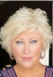 Such pretty colors in this one! And a great length! Doesn't Kim Blake look  beautiful??