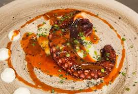 Pulpo A La Brasa Con Ajada De Verduras Parmentier De Patata Y Allioli Pulpo A Las Brasas Verduras Recetas De Comida