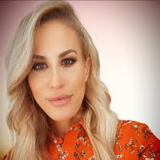 Dawn Holmberg's Instagram, Twitter & Facebook