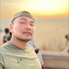 NEW HOME KIT: Vincent Kompany and Noel Gallagher launch the new kit at the  Rock Werchter festival in Belgium. http://manc.it/MAcbiJ