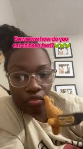 Cómo comer patas de pollo: Guía fácil y deliciosa