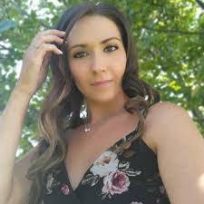 Amanda Armstead's Instagram, Twitter & Facebook