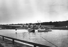 Pan American Clipper Landing In Sumay Bay Guam Dec 8 1941 Flying Boat Pan American Boat Building