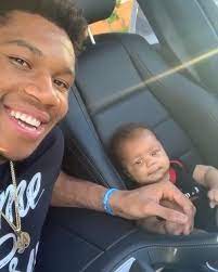 Giannis antetokounmpo girlfriend bio | early life, family and education. Thescore Giannis Hands Are Bigger Than His Baby Facebook