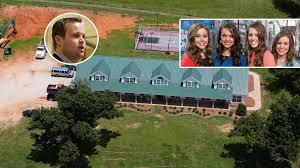 Josh duggar will be released on thursday, may 6, and placed on home confinement at pastor lacount reber and maria reber's house — read more. Jim Bob And Michelle Duggar Built Boys Room On Opposite Side Of House From Girls After Josh Molestation Scandal Inside Their Safeguarded Home