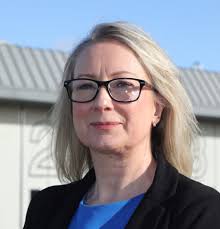 Lisa Stapleton's Instagram, Twitter & Facebook